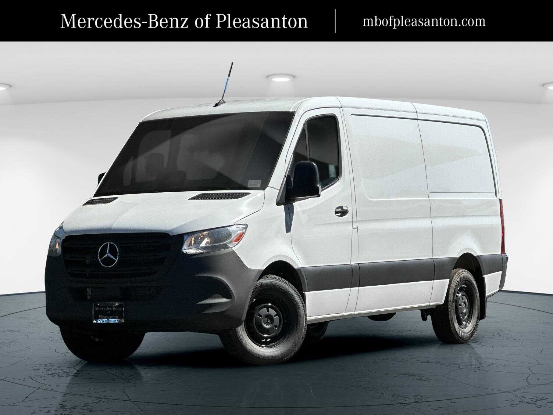 2025 Mercedes-Benz Sprinter Cargo Van Base's photo