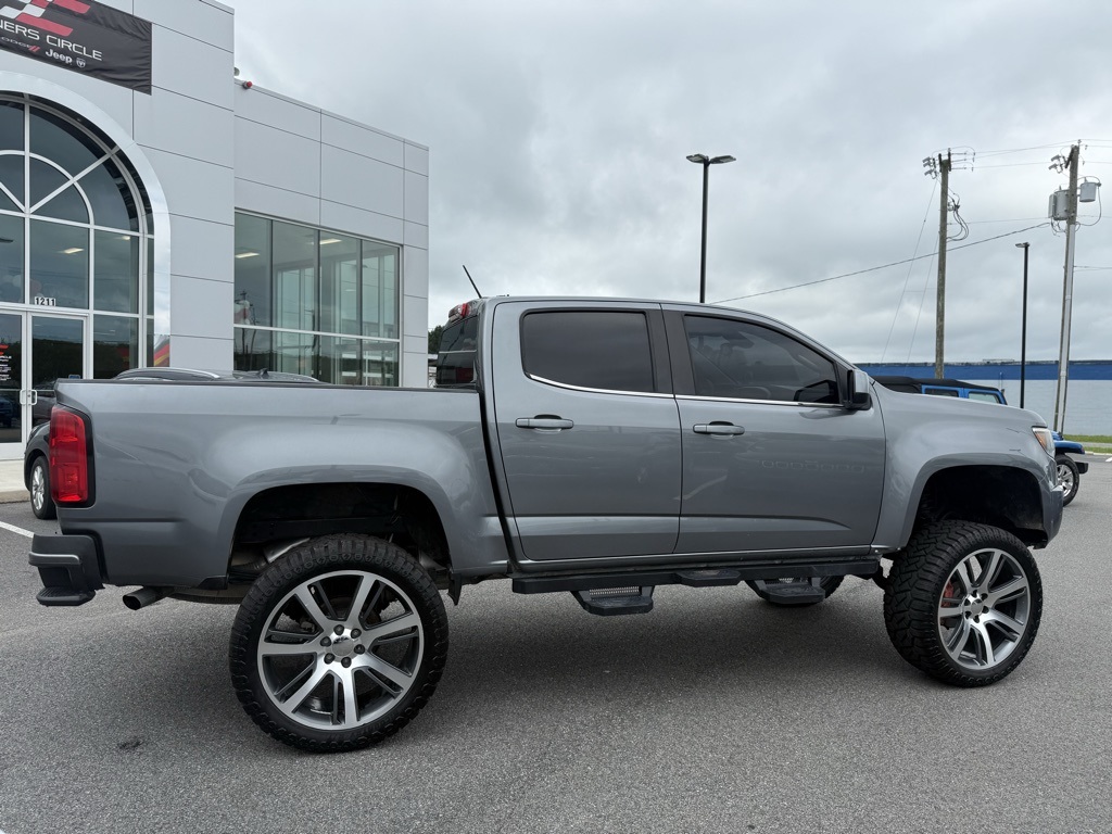 2019 Chevrolet Colorado LT photo 3