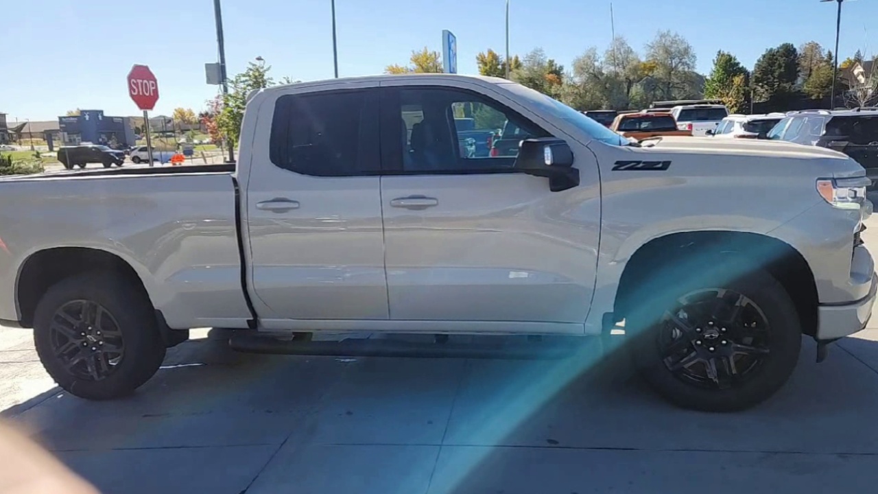 2026 Chevrolet Silverado 1500 RST photo 2