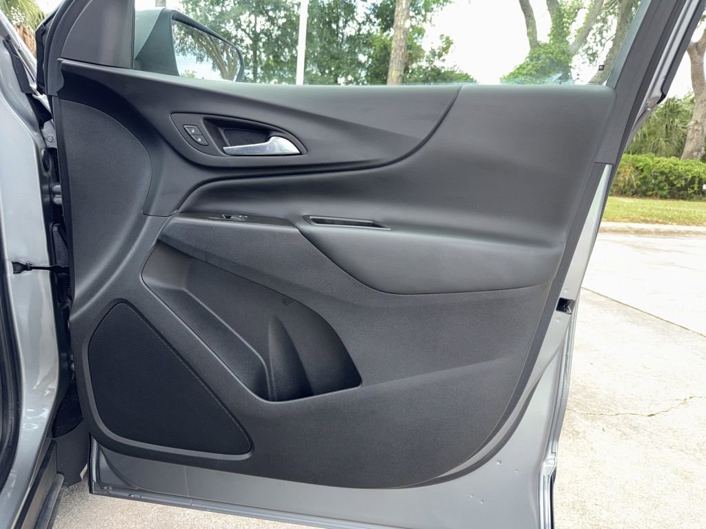 2023 Chevrolet Equinox LT photo 25