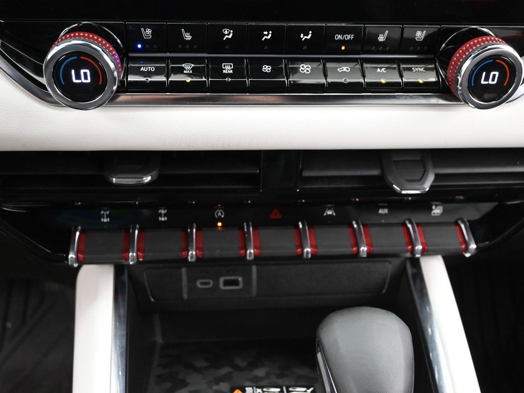 2023 Gmc Canyon AT4X photo 15