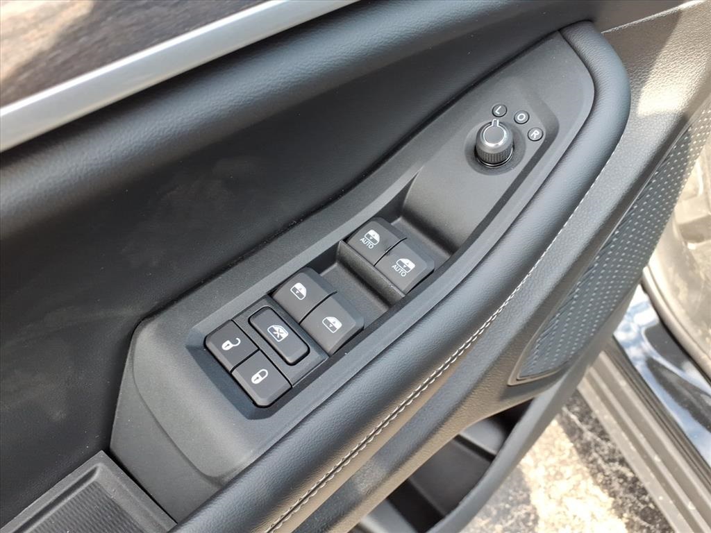 2025 Jeep Grand Cherokee Limited photo 4