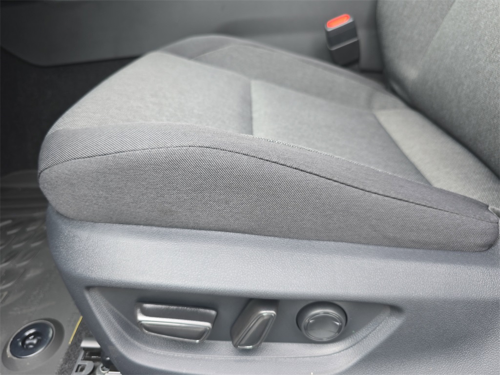 2025 Toyota Camry LE photo 28