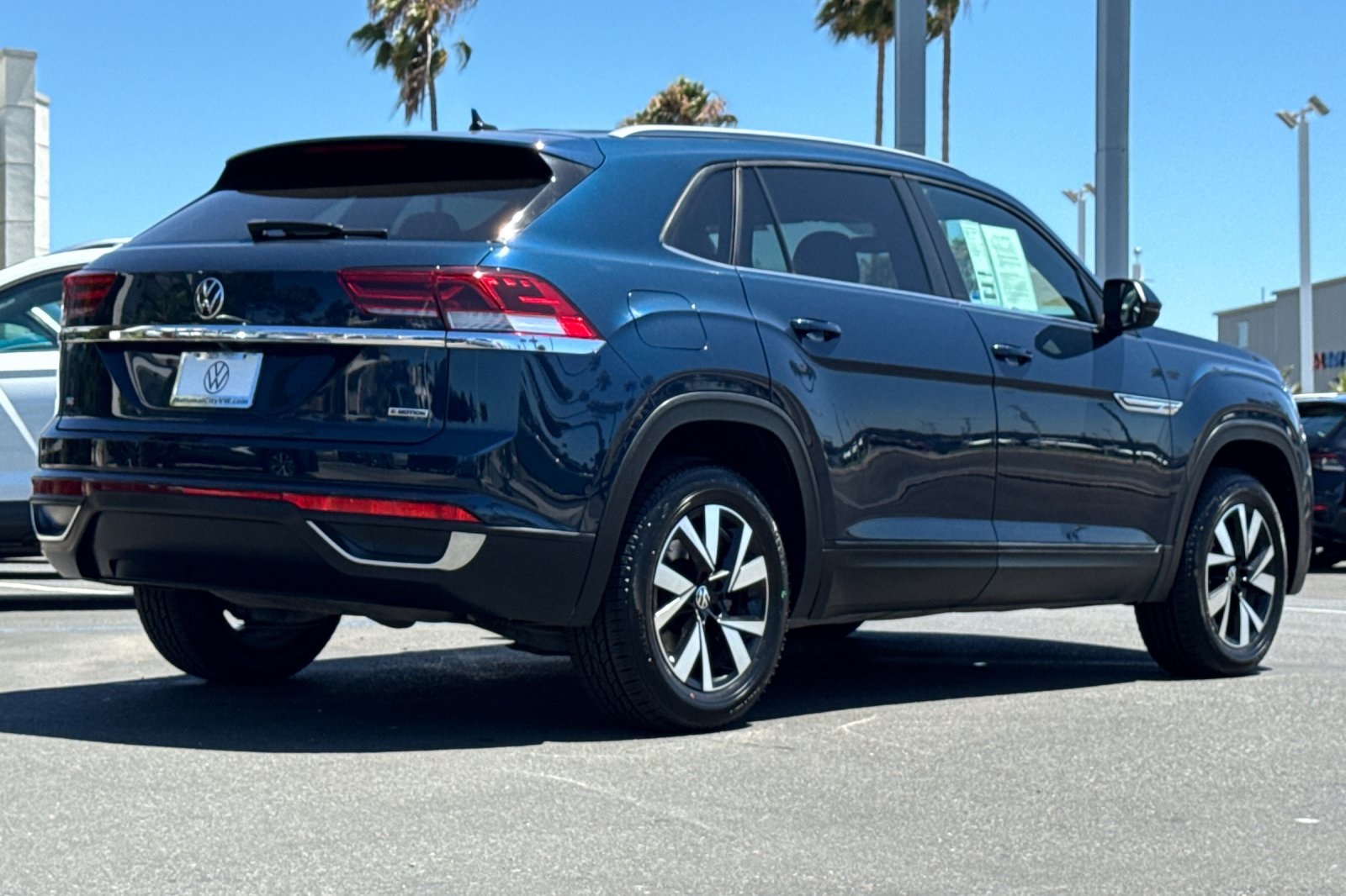 2022 Volkswagen Atlas Cross Sport SE photo 4