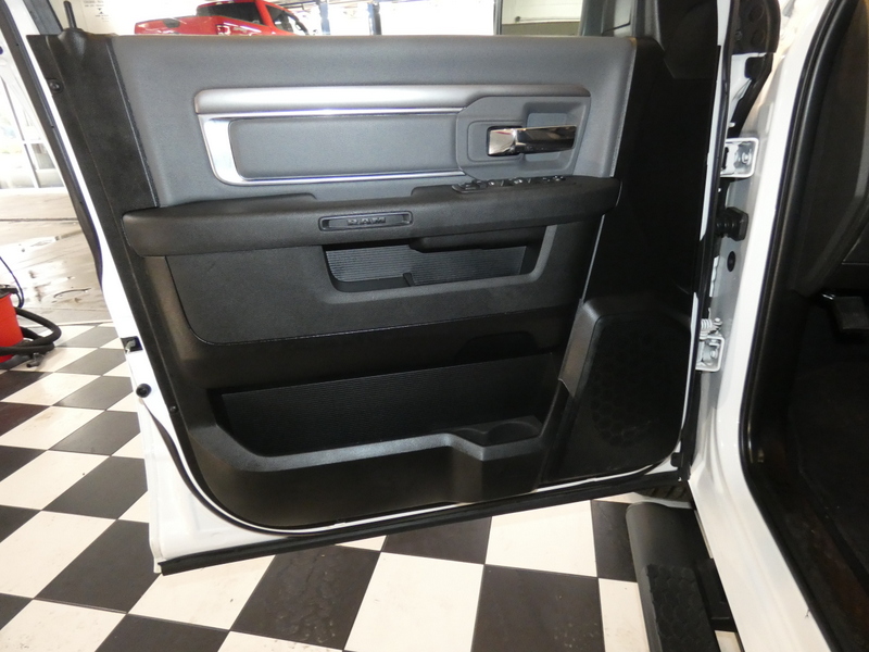 2022 Ram 1500 Classic SLT photo 16