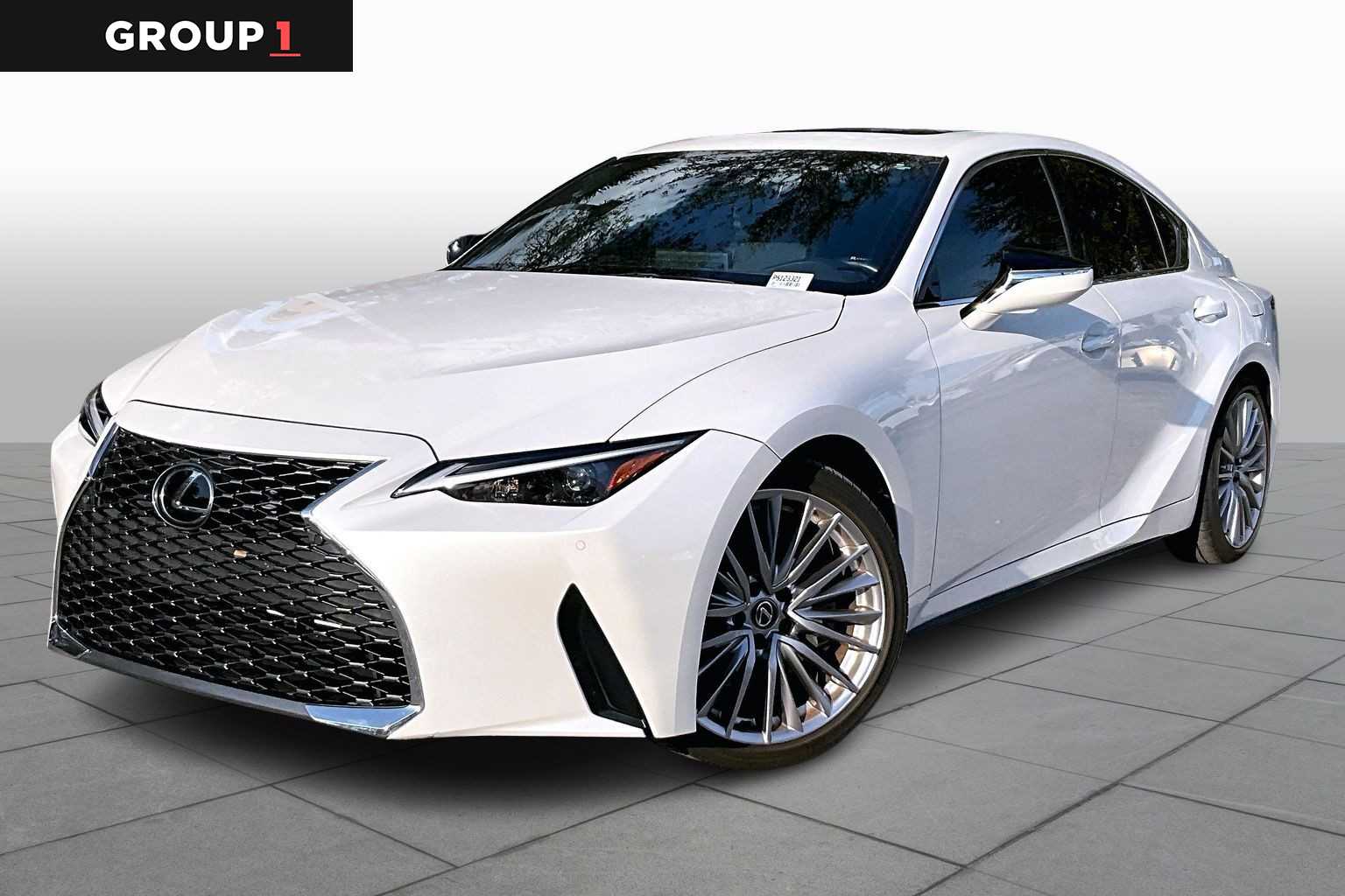 2023 Lexus IS 300's photo