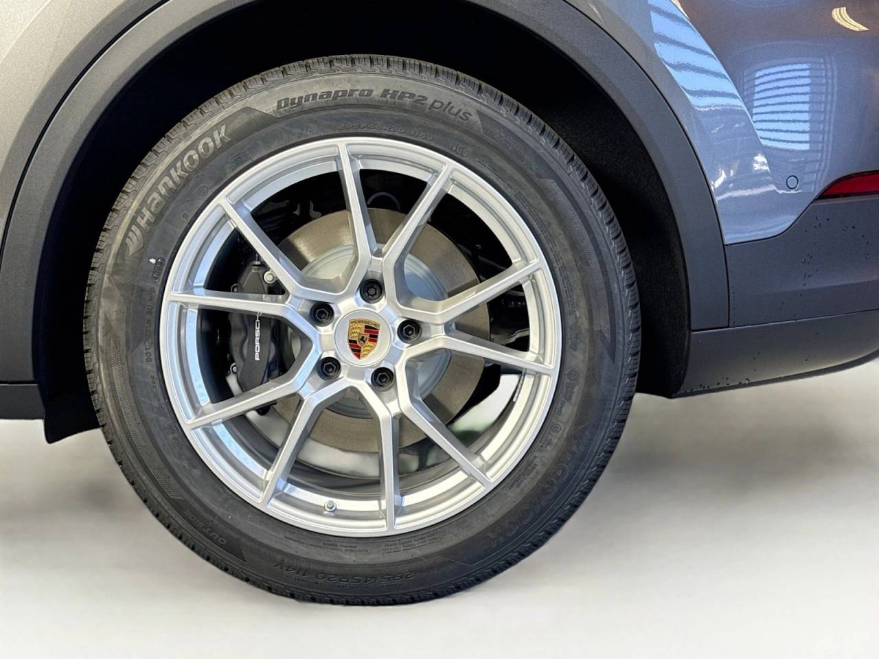 2025 Porsche Cayenne photo 22