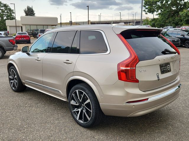 2024 Volvo XC90 Plus photo 4