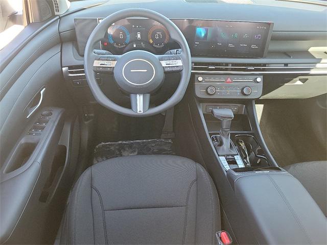 2025 Hyundai Tucson SE photo 8