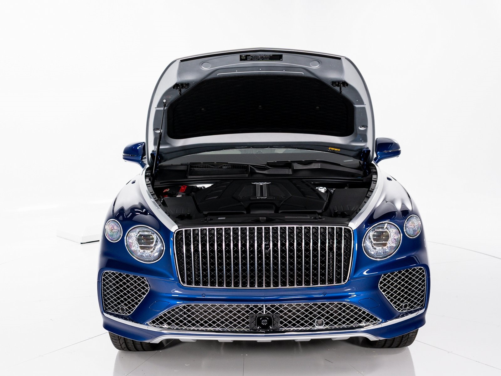 2025 Bentley Bentayga EWB Azure V8 photo 40