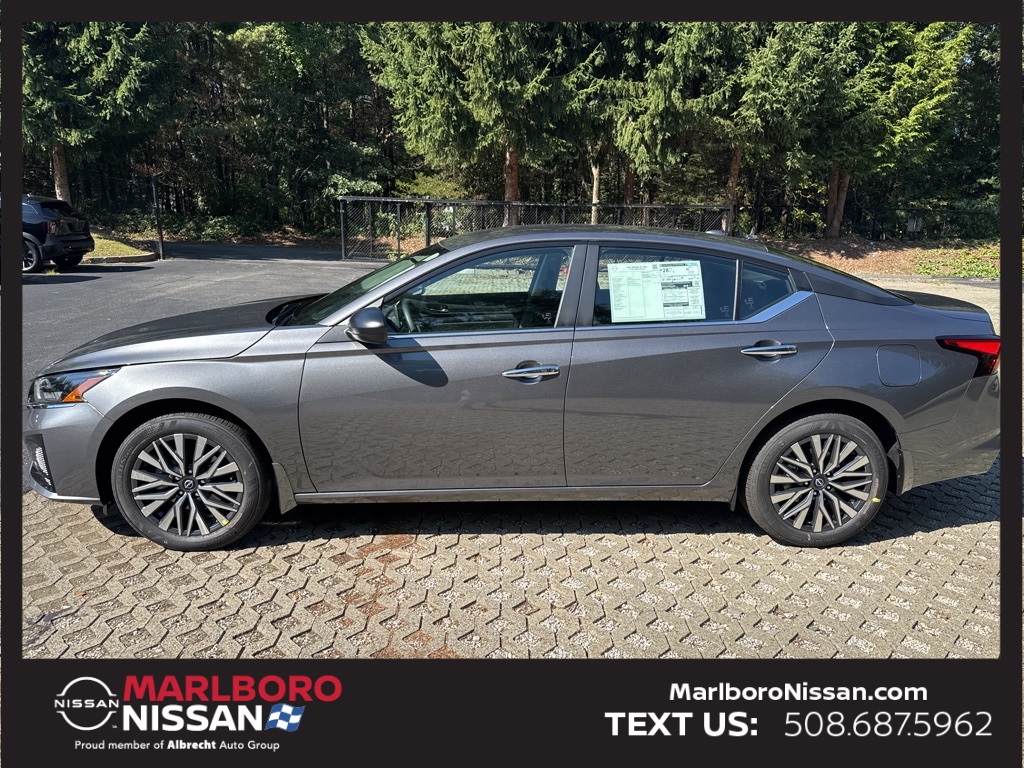 2025 Nissan Altima SV photo 4