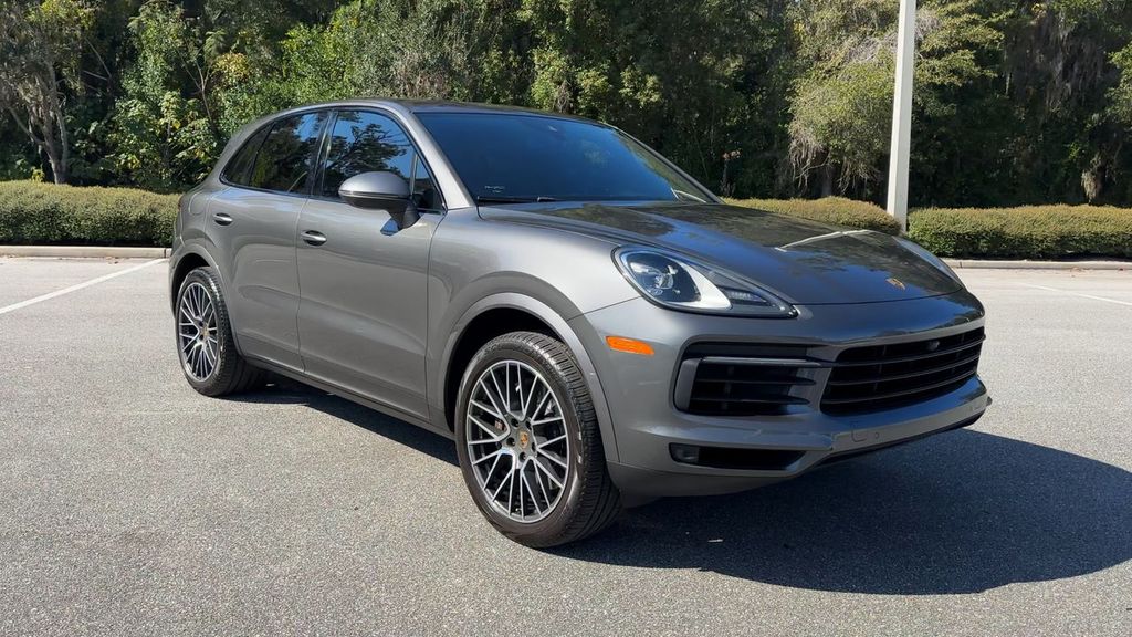 2021 Porsche Cayenne Base photo 2