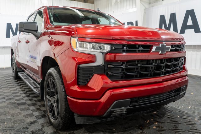 2023 Chevrolet Silverado 1500 RST photo 3