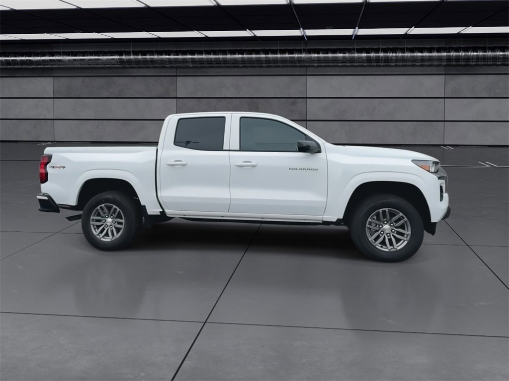 2026 Chevrolet Colorado LT photo 2