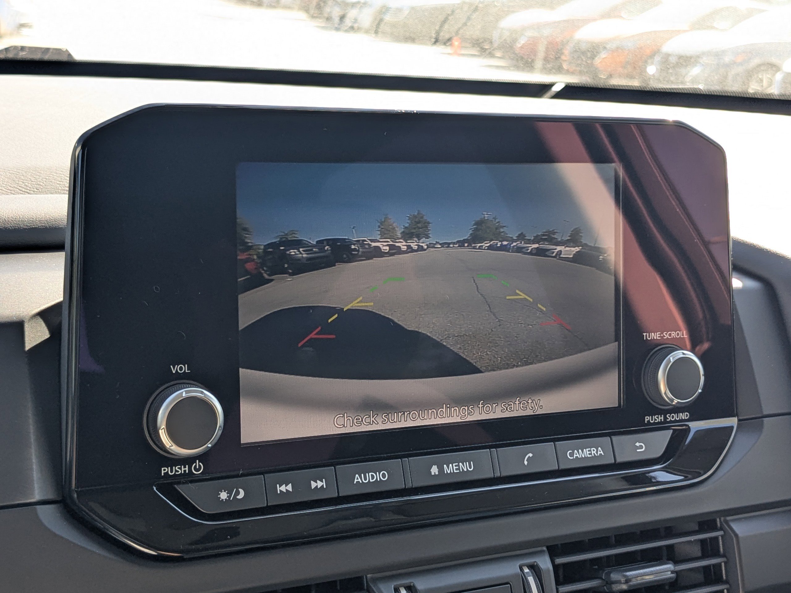 2025 Nissan Pathfinder S photo 18
