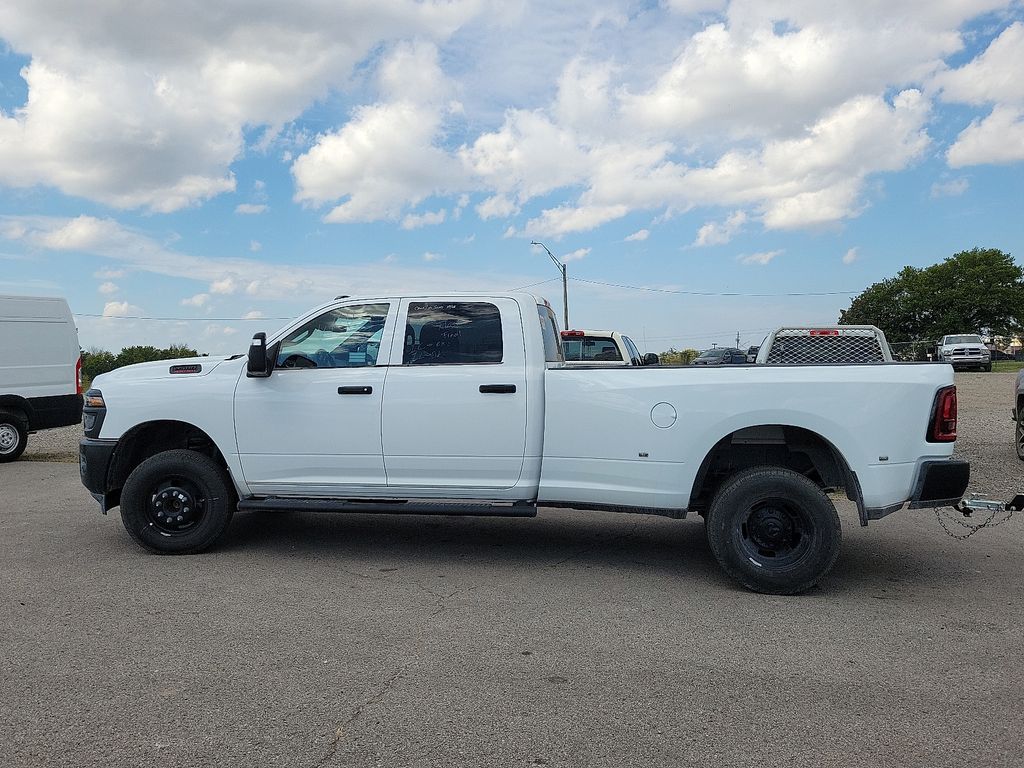 2025 Ram 3500 Tradesman photo 3