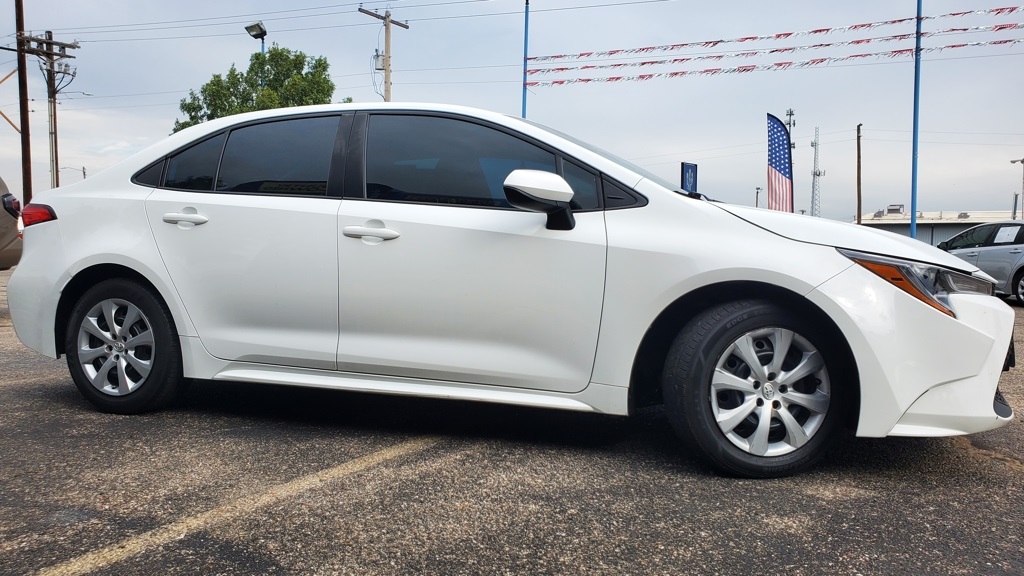 2022 Toyota Corolla LE photo 4