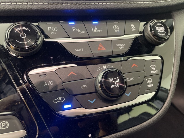 2025 Chrysler Pacifica photo 32