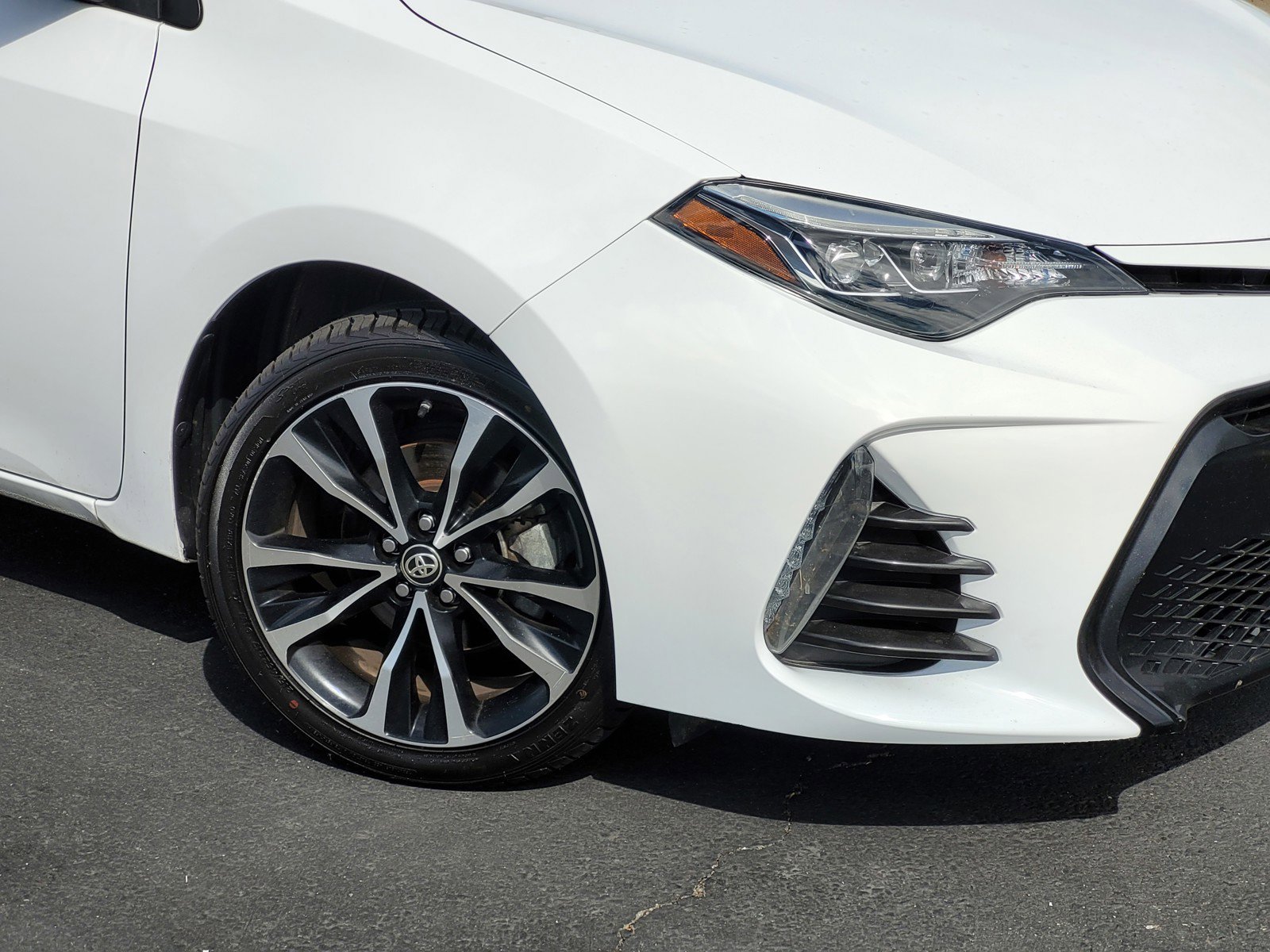 2019 Toyota Corolla XLE XSE photo 9