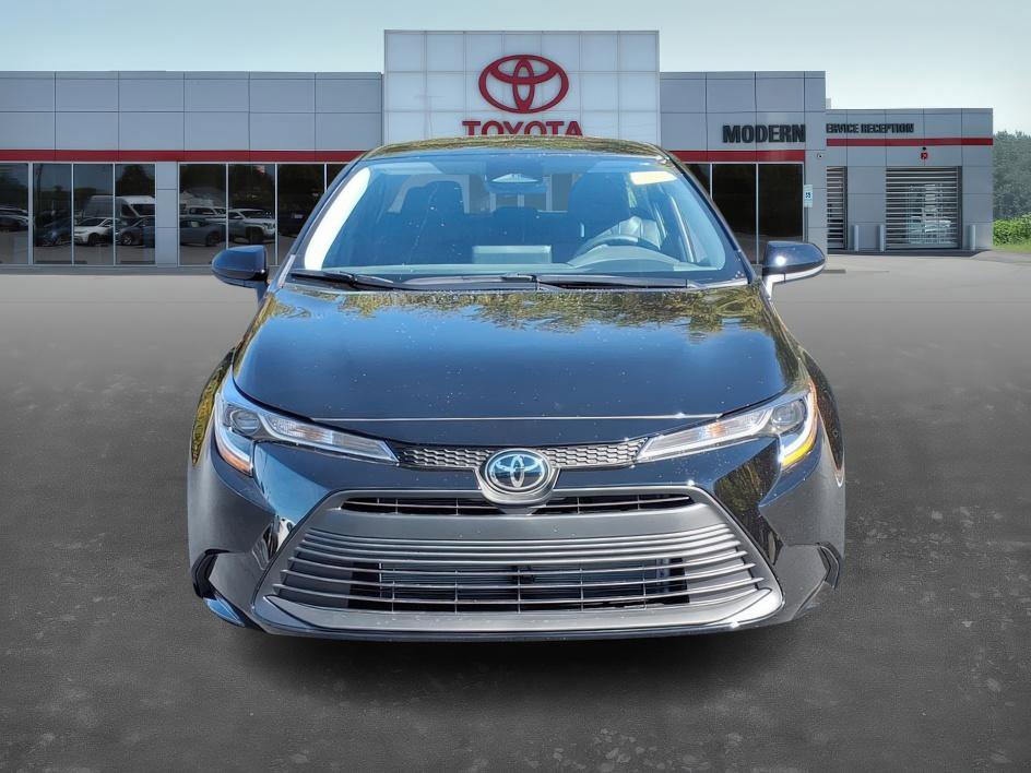 2026 Toyota Corolla LE photo 2
