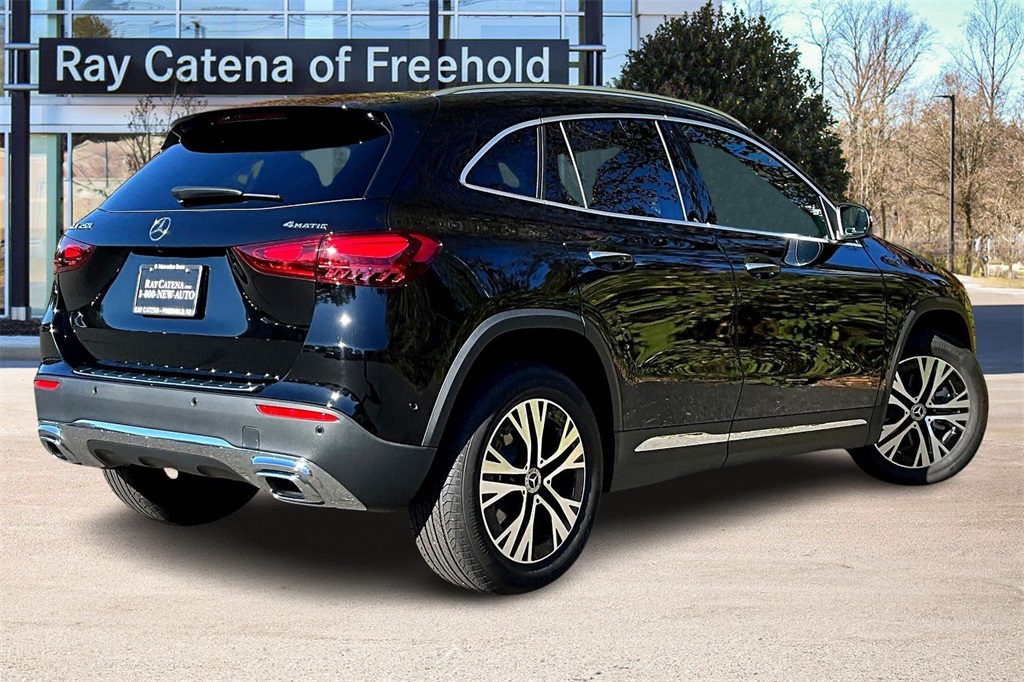 2025 Mercedes Benz GLA 250 4MATIC photo 2