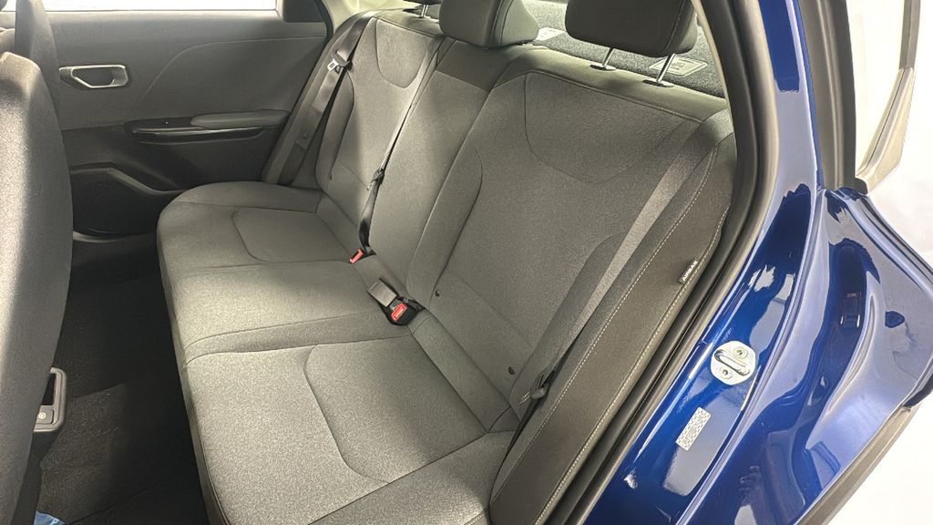 2025 Kia K4 LXS photo 12