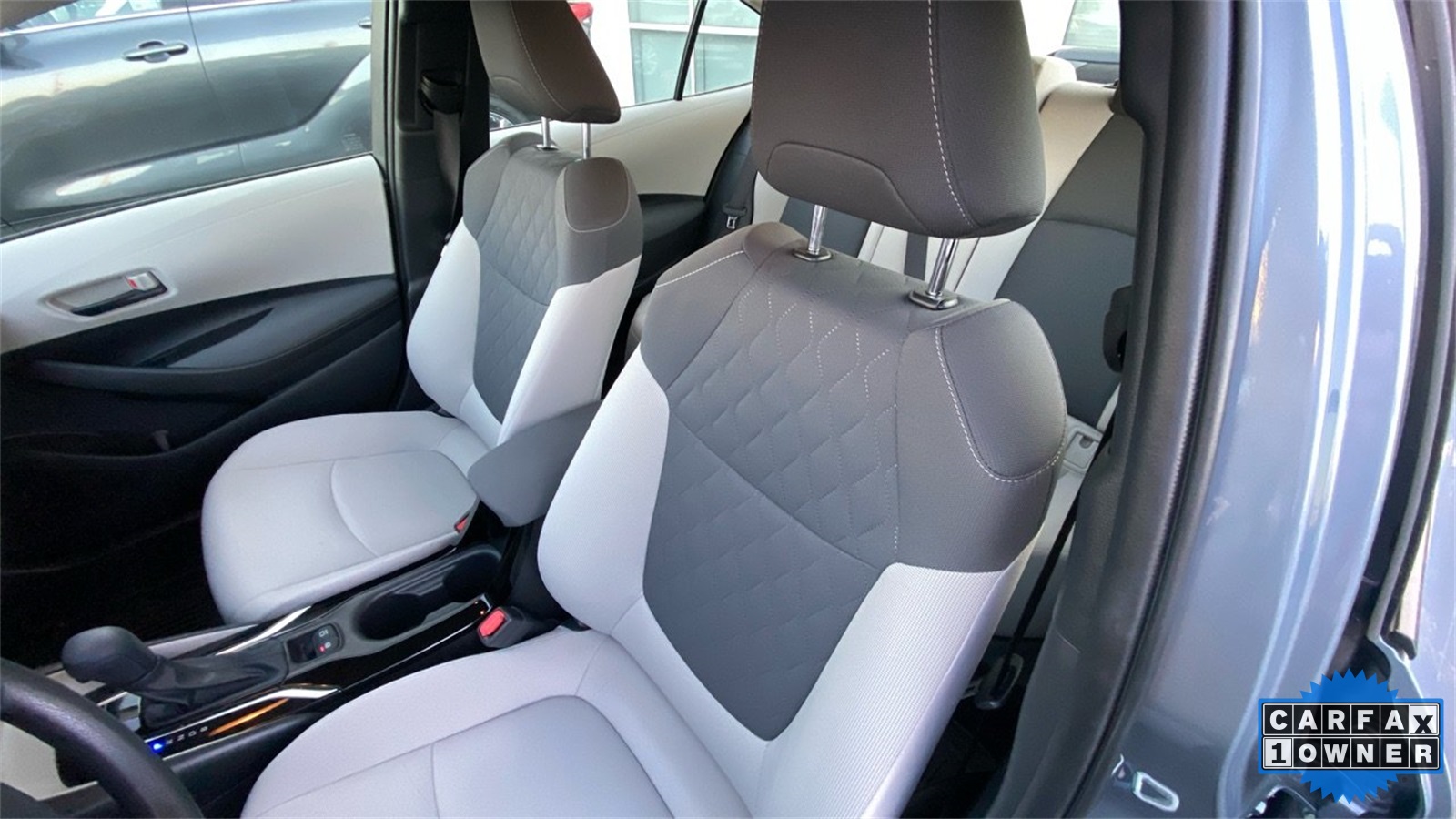 2022 Toyota Corolla LE photo 5