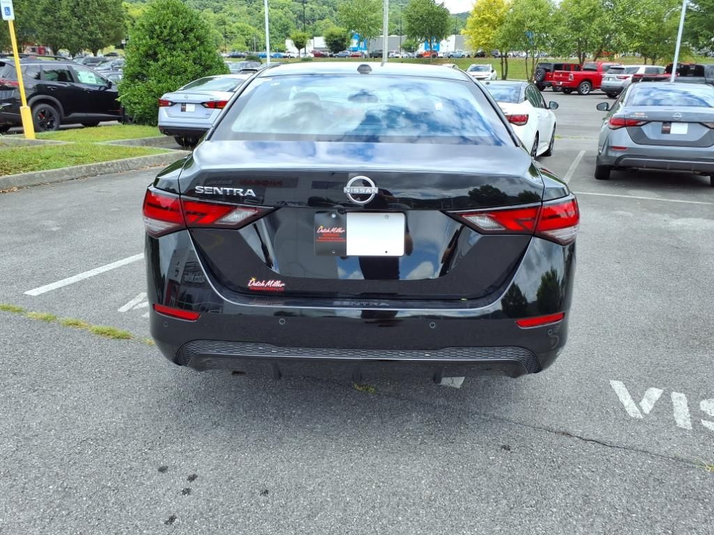 2025 Nissan Sentra SV photo 4