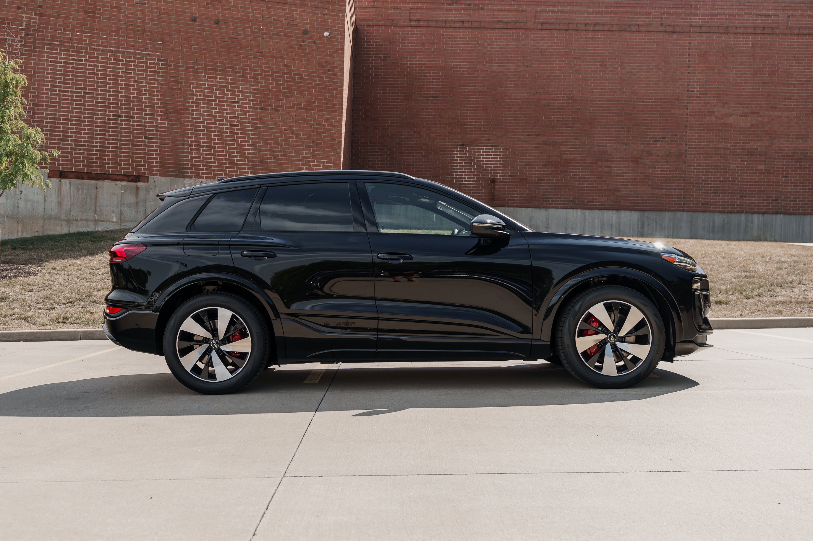 2025 Audi SQ6 photo 3