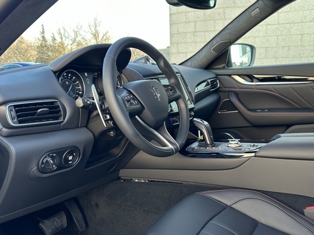 2024 Maserati Levante Modena photo 6