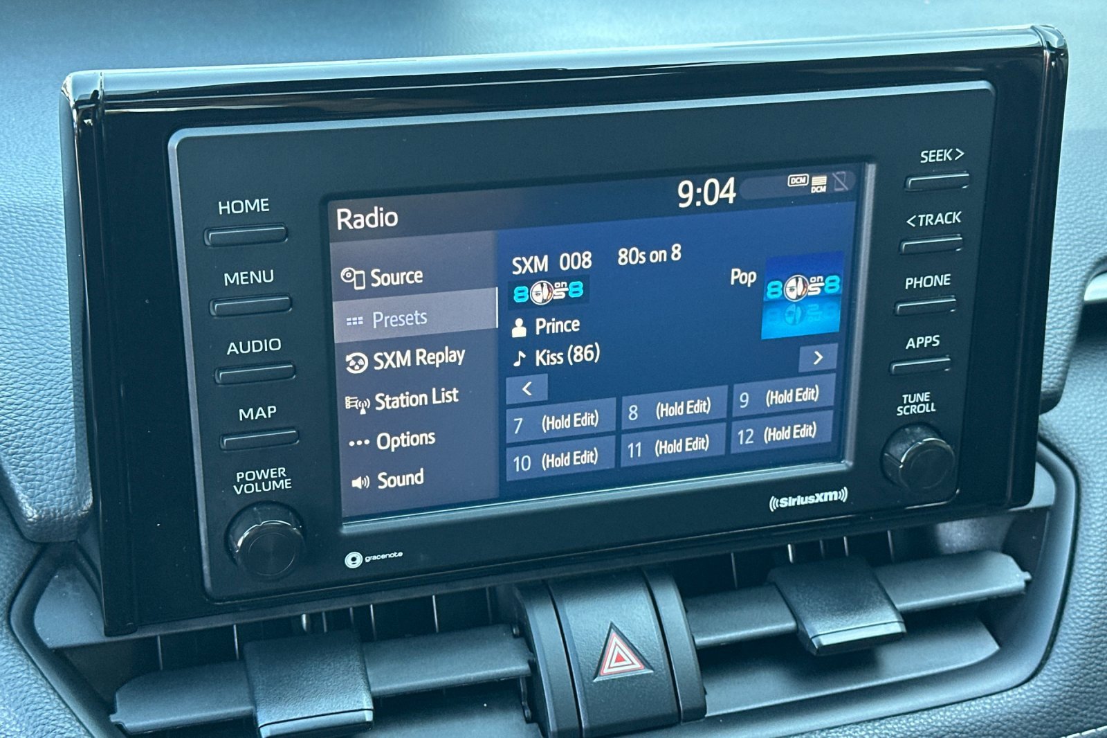 2022 Toyota RAV4 XLE photo 36