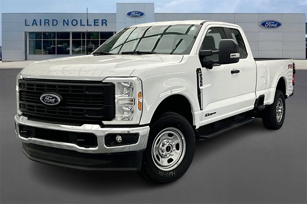 2025 Ford F-350 Super Duty XL's photo