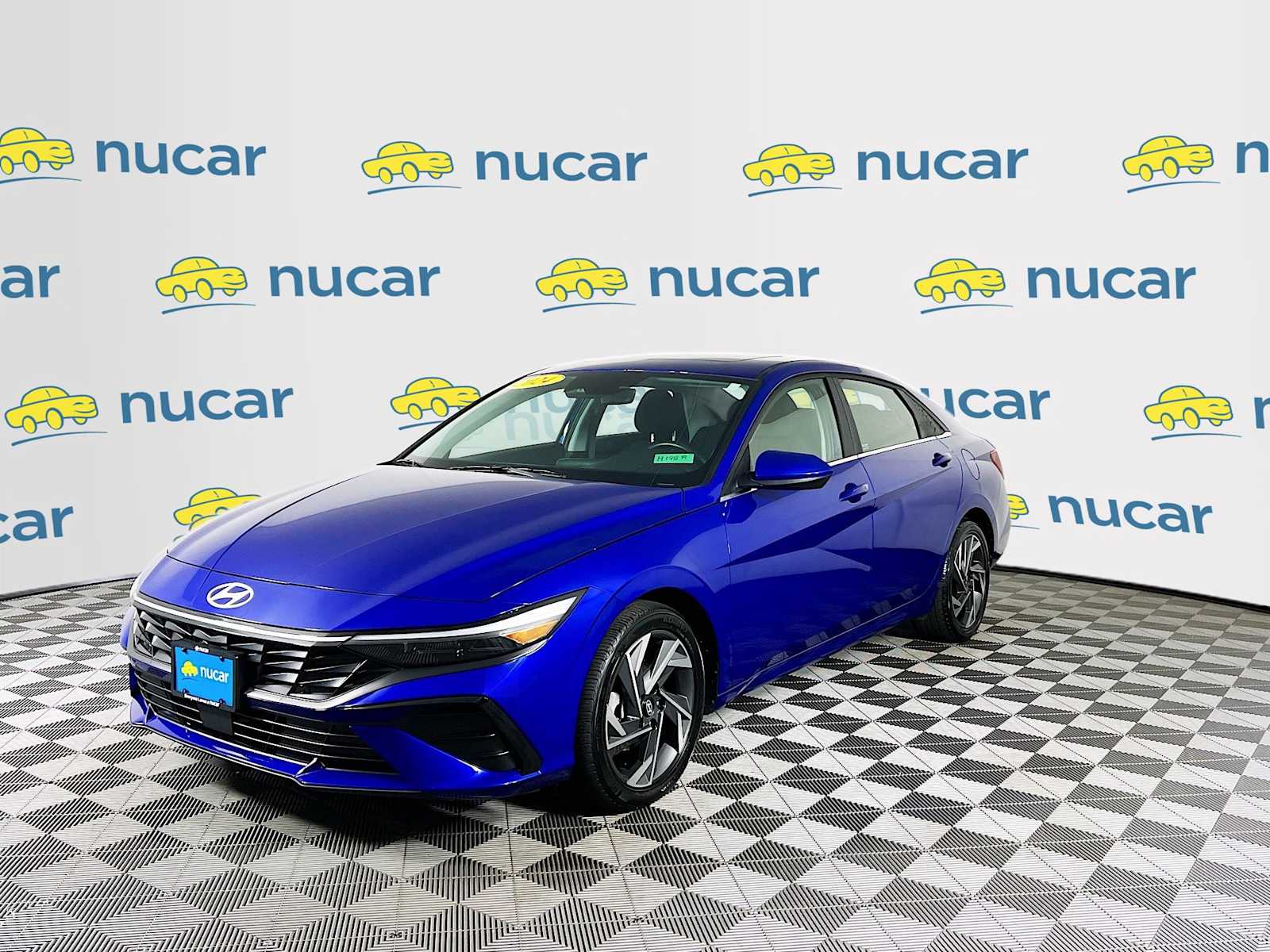 2024 Hyundai Elantra SEL Convenience photo 3