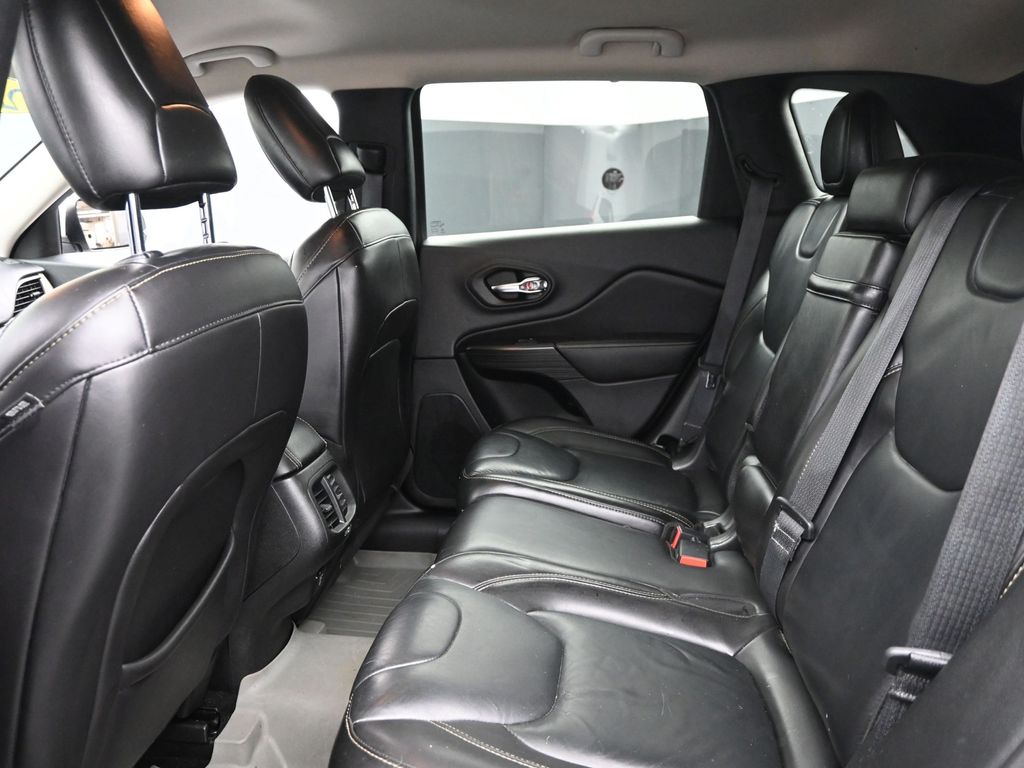 2017 Jeep Cherokee Limited photo 7