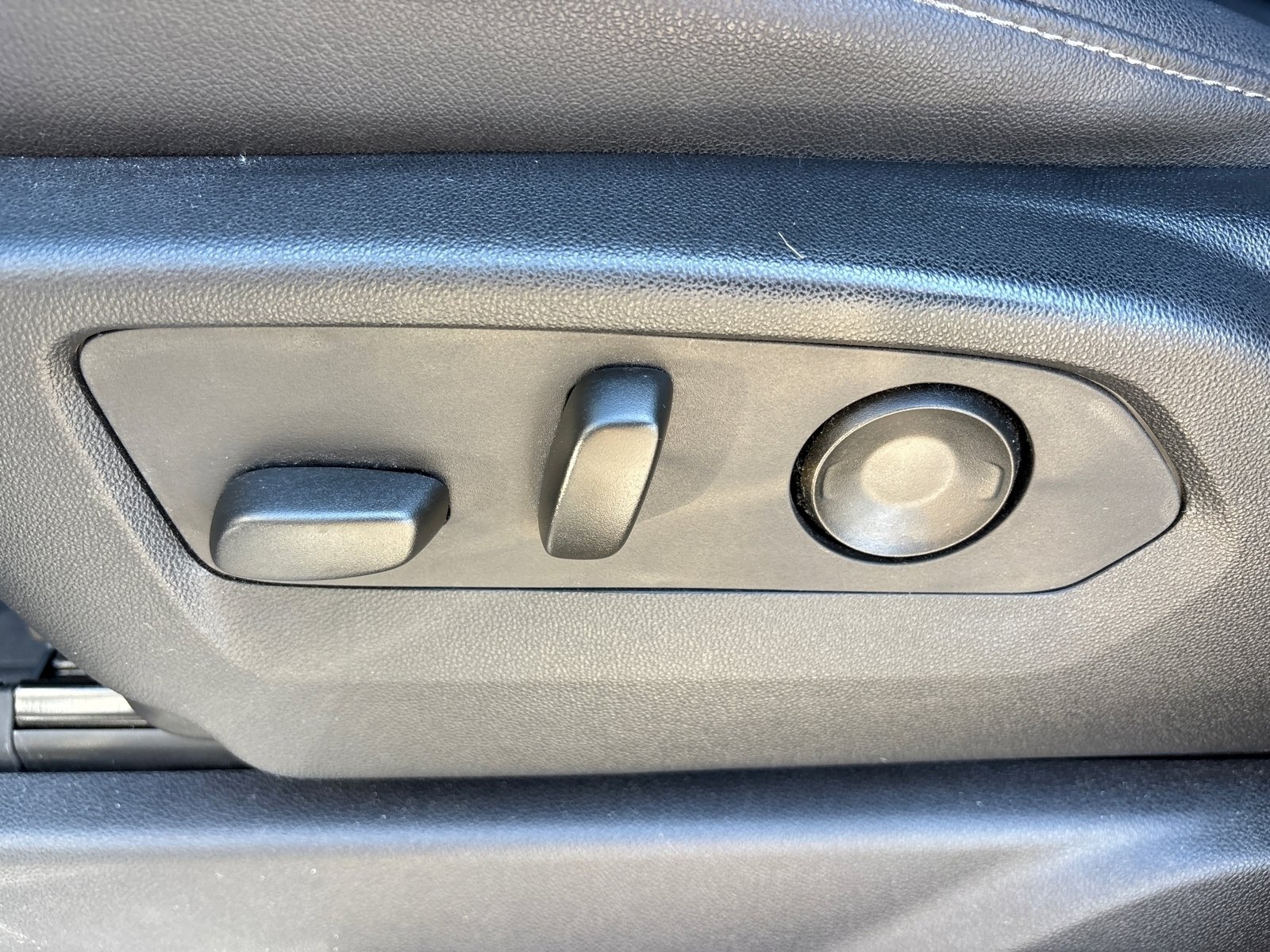 2023 Chevrolet Silverado 1500 RST photo 24