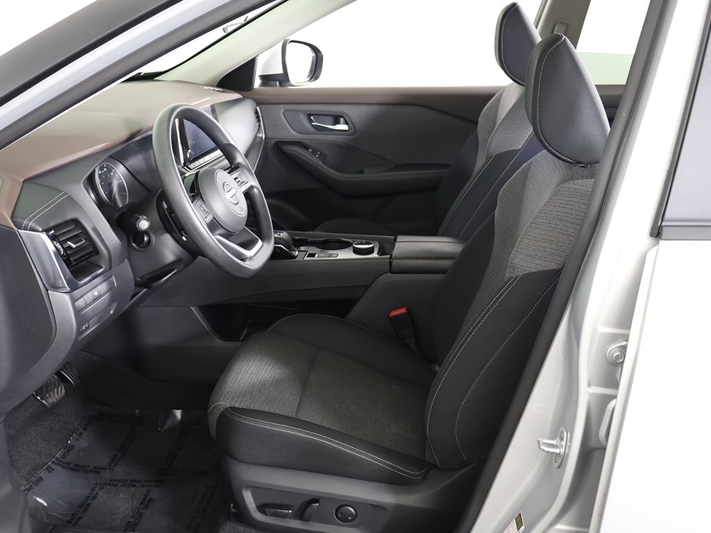 2022 Nissan Rogue SV photo 26