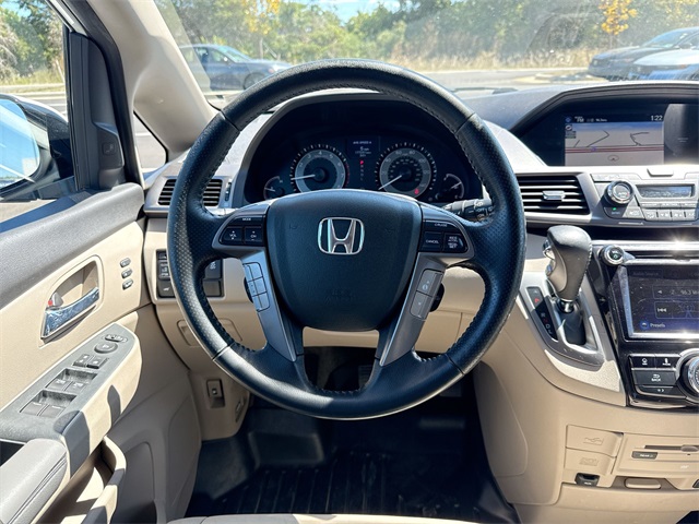 2015 Honda Odyssey Touring photo 24