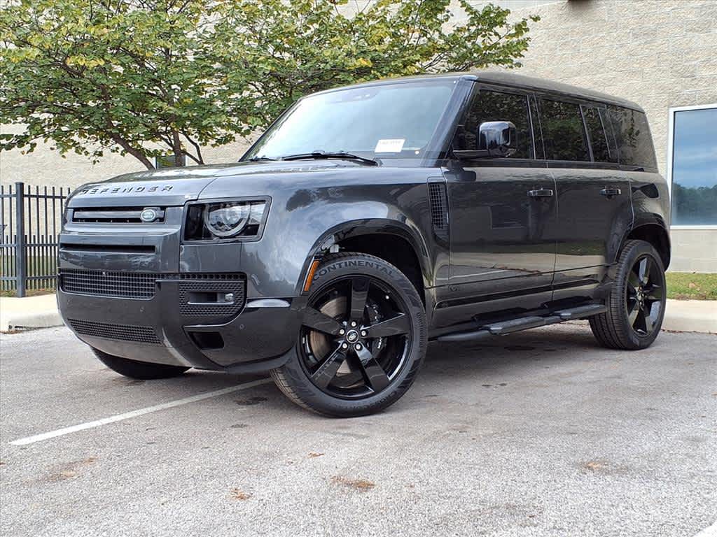 2025 Land Rover Defender V8's photo