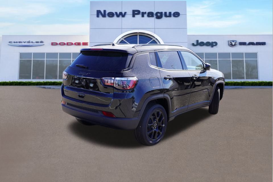 2025 Jeep Compass Latitude photo 3