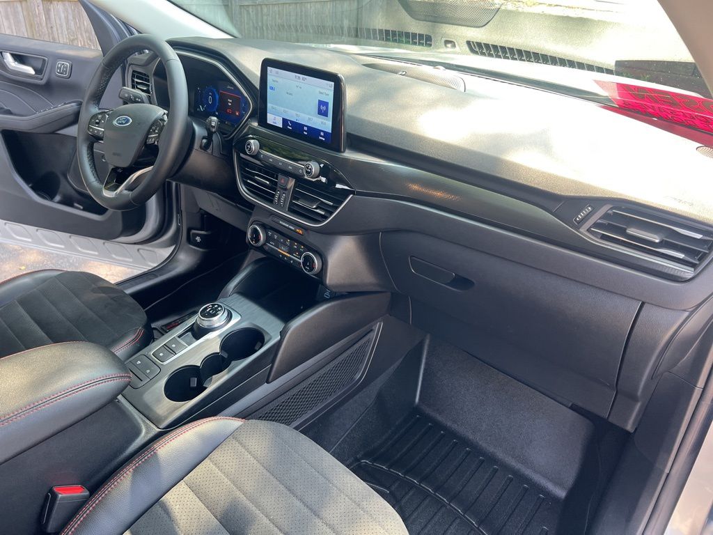 2022 Ford Escape SEL photo 21