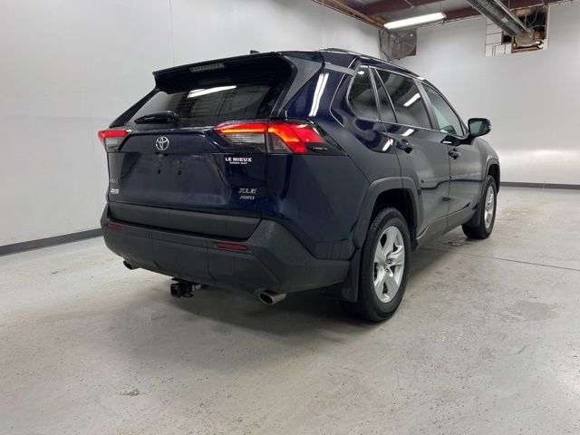 2019 Toyota RAV4 XLE photo 4