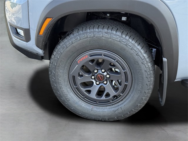 2025 Nissan Frontier PRO-4X photo 9