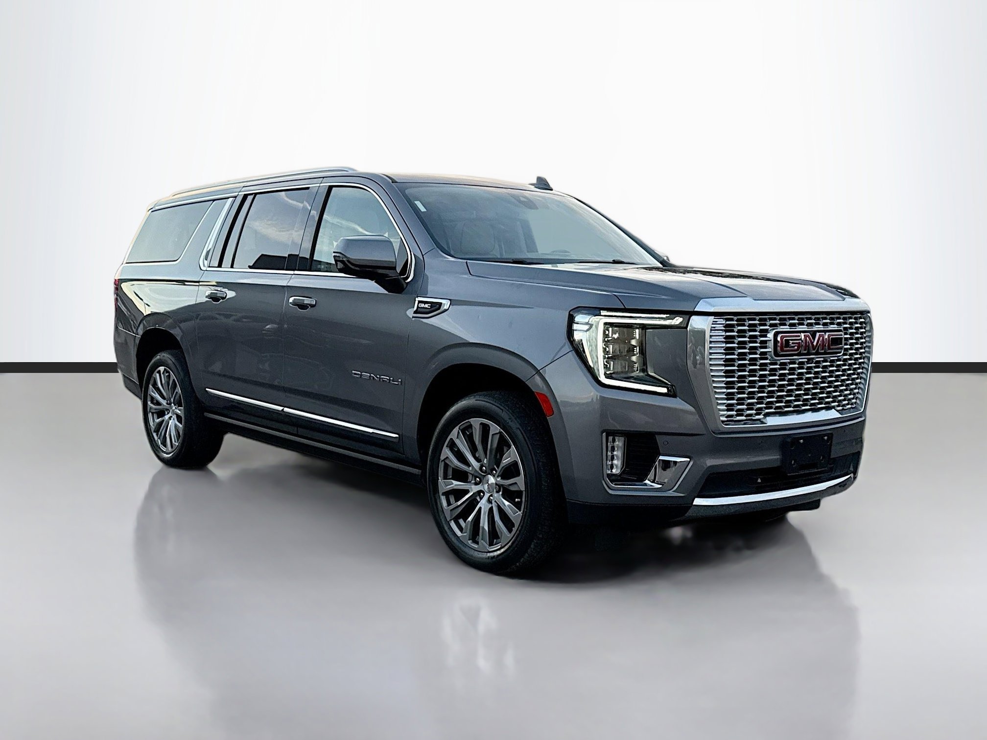2021 GMC Yukon XL Denali's photo