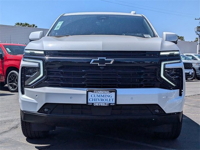 2025 Chevrolet Suburban RST photo 4