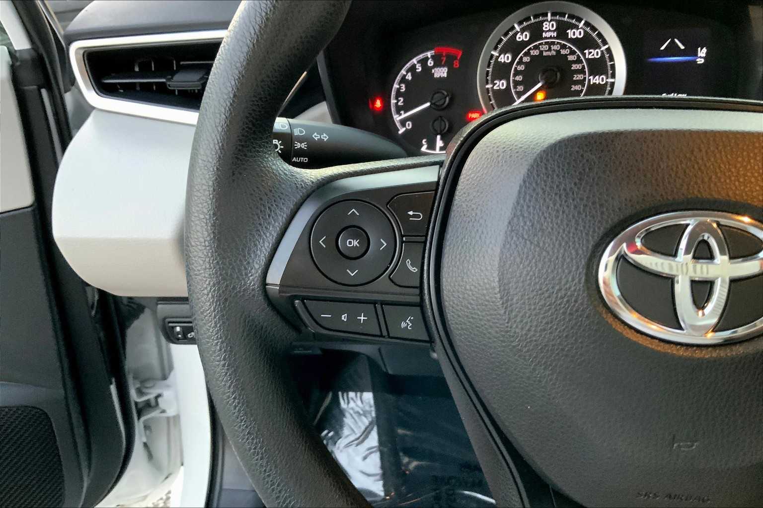 2022 Toyota Corolla LE photo 19