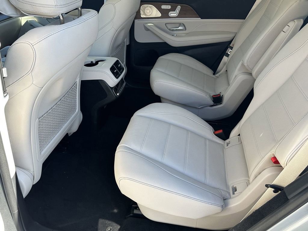 2025 Mercedes Benz GLS 450 4MATIC photo 24