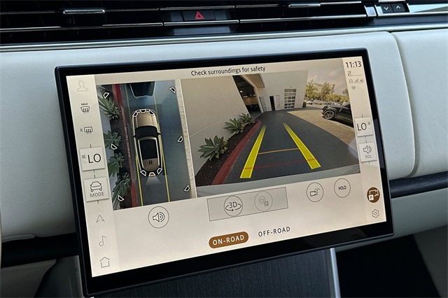 2024 Land Rover Range Rover SE photo 16
