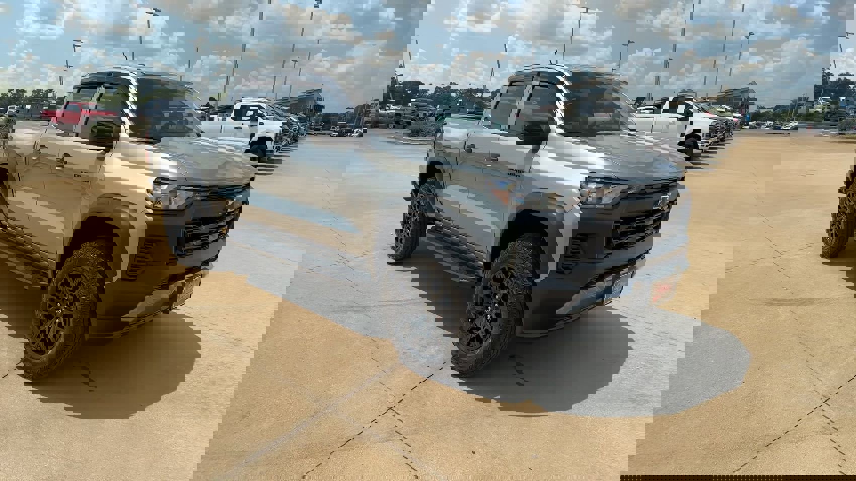 2024 Chevrolet Colorado Trail Boss photo 2