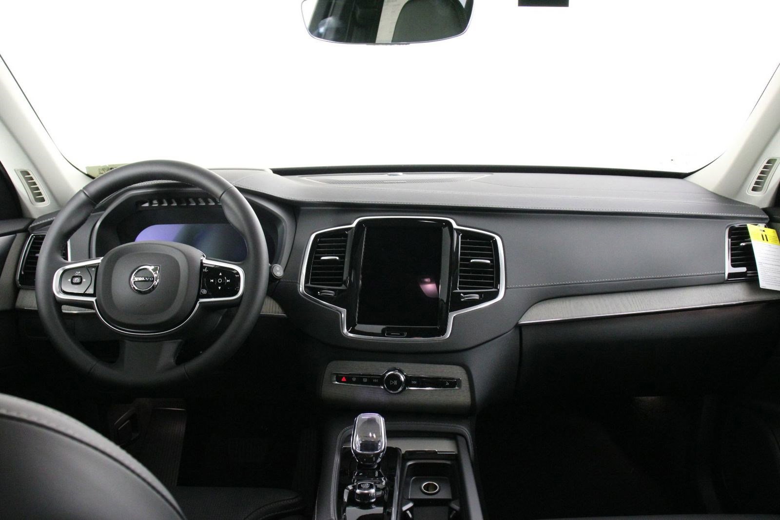 2025 Volvo XC90 photo 4