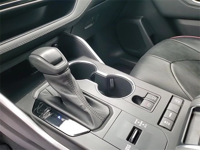 2022 Toyota Highlander L photo 18